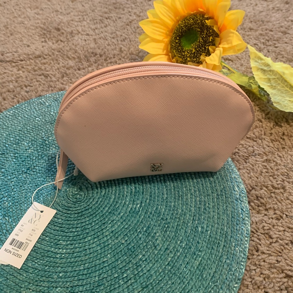 NWT💜 NY&Co Makeup Bag - Picture 2 of 4